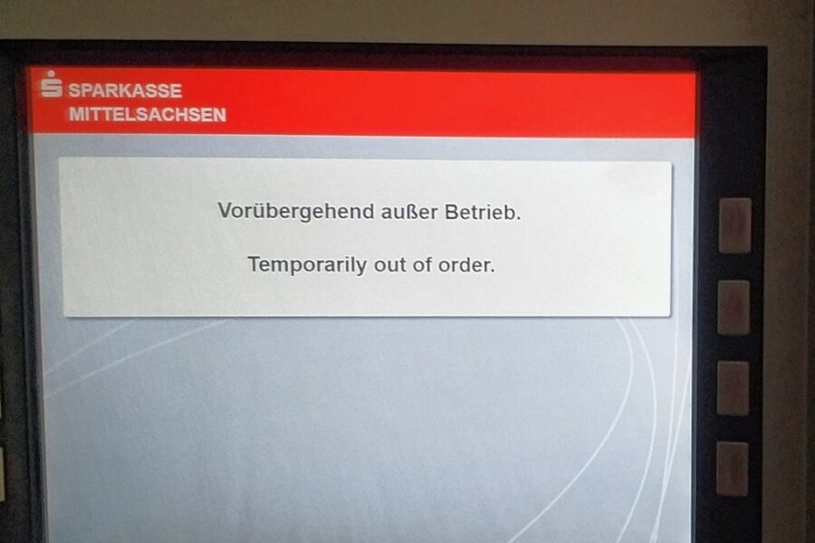 Sparkassen-Geldautomat in Augustusburg erneut außer Betrieb - Erneut "vorübergehend außer Betrieb": Der Sparkassen-Geldautomat in Augustusburg. 