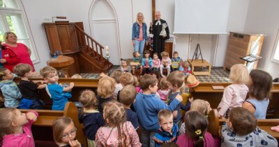 "Spatzennest"-Kinder verabschieden Pfarrer Hans-Jörg Rummel - 