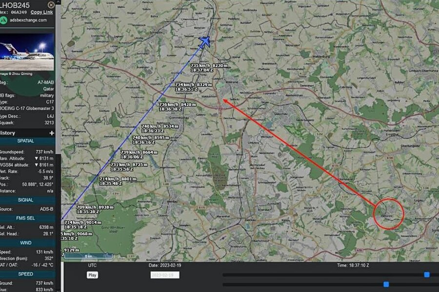 Spaziergänger lässt Beobachtung am Nachthimmel von Oelsnitz nicht los - Dieser Screenshot des Luftlagebildes vom 19. Februar zeigt den Flug der "Boeing C-17A Globemaster III". Die rote Linie markiert die Blickrichtung von Vadzim Aliaksinski. 