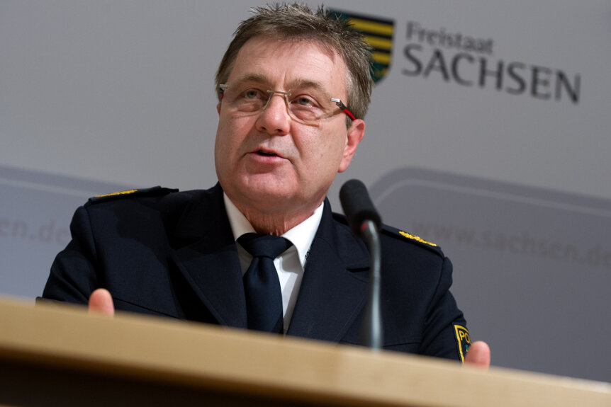 SPD und Polizeipräsident fordern mehr Polizisten für Sachsen - Bernd Merbitz - Polizeipräsident.