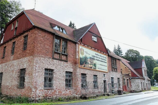 Spendenaktion für Dreckschänke: Anton-Günther-Tabakdose kommt für Erzgebirgsgasthaus unter den Hammer - Die Dreckschänke in Potucky bei Johanngeorgenstadt soll saniert werden. Der Besitzer bittet dafür um Spenden. 