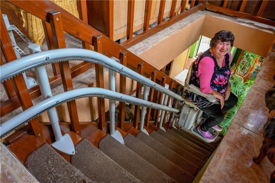 Manuela Seidel hat über die Aktion "Leser helfen" einen Treppenlift ins Haus eingebaut und finanziert bekommen. 