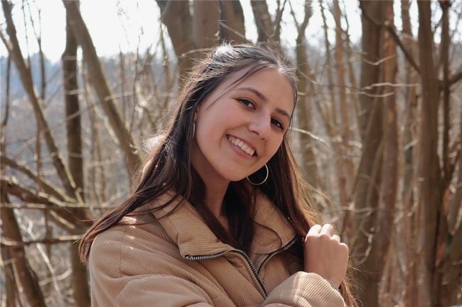 Spender für krebskranke Anna aus dem Vogtland gefunden - Dafür, dass Anna aus Plauen auch in Zukunft so fröhlich lachen kann, musste ihr genetischer Zwilling gefunden werden. 