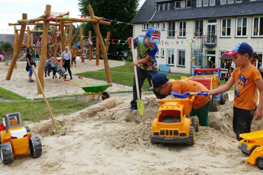 Spielplatz am Hort eingeweiht - 
