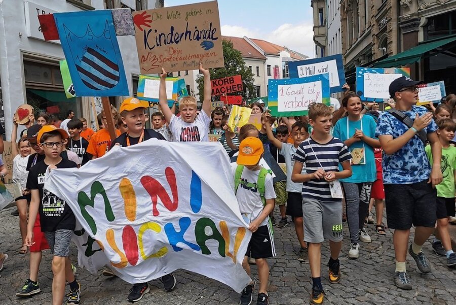 Spielstadt Mini-Zwickau: Ferienkinder erobern die Fußgängerzone - 
