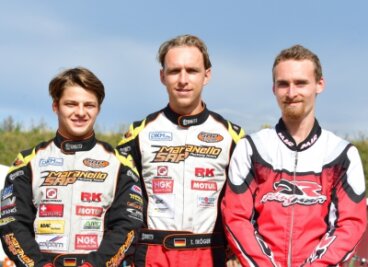 Spitzenreiter erlebt Enttäuschung - Niels Tröger, Tim Tröger und Toni Tschentscher (von links) fiel das Lächeln am Wochenende nicht immer leicht. 