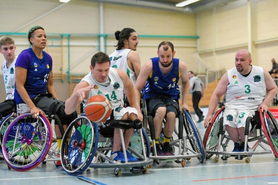 Spitzenreiter kommt auf den Prüfstand - Das erste Heimspiel in der Hauptrunde der 2. Rollstuhlbasketball-Bundesliga wird für die Rollenden Biester von RB Zwickau am Samstag eine Herausforderung. 