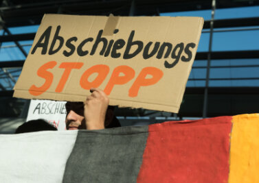 Spontandemonstration in Dresden gegen Abschiebung einer Familie - 