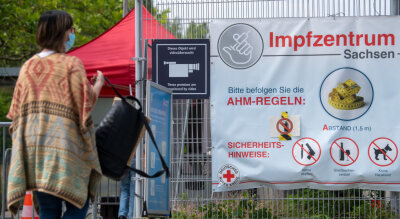Spontane Termine in Impfzentren bleiben in Sachsen weitgehend ungenutzt - Seit Freitag können sich Menschen in Sachsen auch ohne Termin impfen lassen.