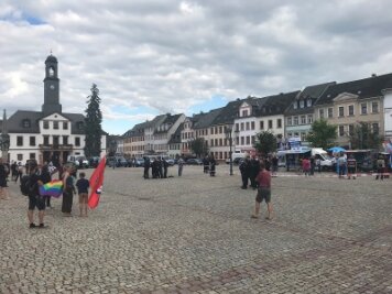 Spontaner Protest gegen AfD-Kundgebung in Rochlitz - 