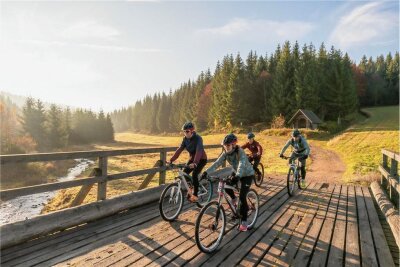 Sport auf ganz neuen Wegen - Auf der Blockline können Mountainbiker das Osterzgebirge entdecken. Die Landschaft ist atemberaubend. Gleichzeitig laden sogenannte Inn`s zum Einkehren und Übernachten ein.