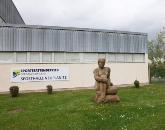 Die Ballsporthalle in Neuplanitz stammt aus den 1970er-Jahren und genügt schon lange nicht mehr heutigen Ansprüchen.