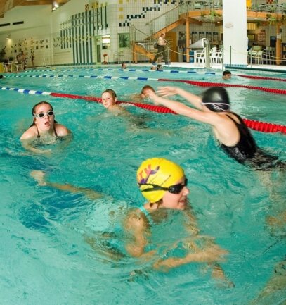 
              <p class="artikelinhalt">Das 24-Stunden-Schwimmen in Limbach-Oberfrohna hat Tradition. Begeistert äußerte sich Kreissportbundchef Wolfgang Weinhold zur jüngsten Veranstaltung im September über diesen Wettkampf.</p>
            
