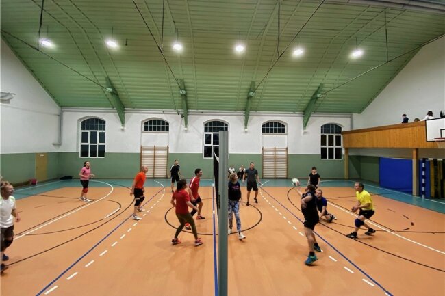 Sporttreiben und Parken in Lunzenau werden teurer - Unter anderem für Volleyball wird die Turnhalle an der Altenburger Straße genutzt, wie hier erst vor wenigen Tagen bei einem Turnier des SV Fortschritt Lunzenau. 