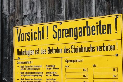 Sprengungen: Anwohner in Görsdorf fürchten um ihre Häuser - Solche Tafeln kann man an mehreren Stellen in Görsdorf finden. 