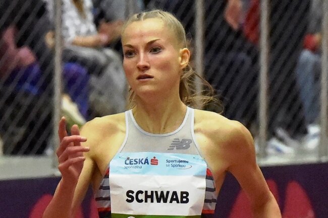 Beim Hallenmeeting in Ostrava lief Corinna Schwab über 400 Meter zum Sieg und zu einer starken neuen Bestzeit, mit der sie in der europäischen Bestenliste auf Platz sechs rangiert.