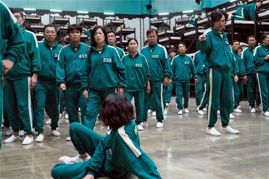 Eine Szene aus "Squid Game": Die Filmreihe aus Südkorea ist mit rund 150 Millionen Zuschauern weltweit der bisher größte Erfolg des US-Streaminggiganten Netflix. 