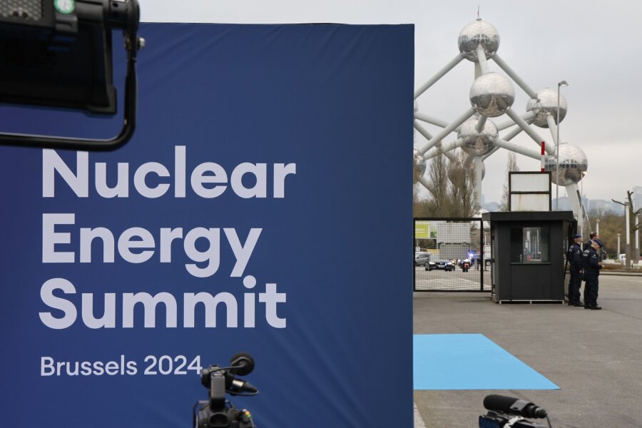 Staaten kündigen beschleunigten Ausbau von Atomkraft an - Die Teilnehmerinnen und Teilnehmer des internationalen Gipfeltreffens für Atomenergie haben sich nicht nur für den Bau neuer AKW, sondern auch für die Verlängerung der Lebenszeit bestehender Anlagen ausgesprochen.