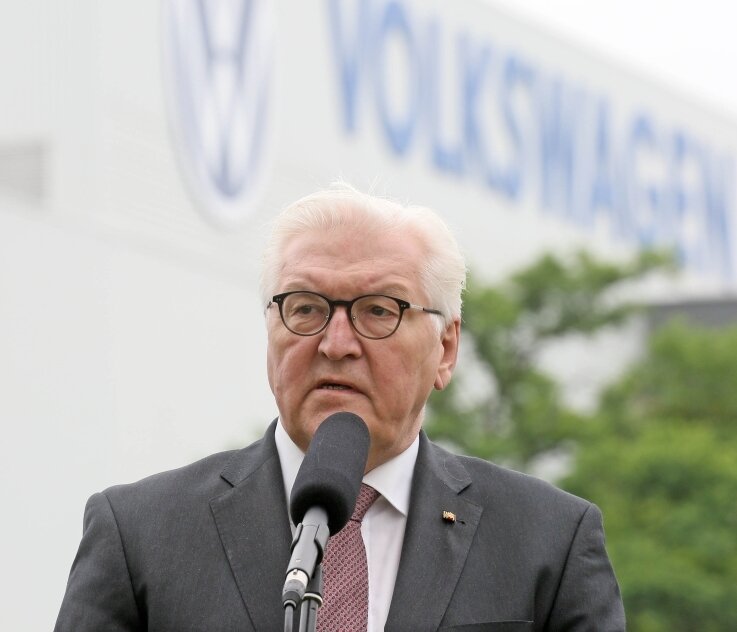 Staatsoberhaupt lobt VW-Werk - Frank-Walter Steinmeier bezeichnete den Umbau des VW-Werkes als gutes Beispiel für eine gelungene Transformation. 