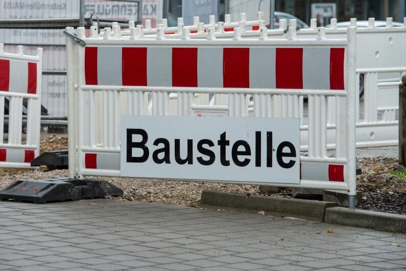 Stadt Chemnitz lässt Einmündung zum Kreisverkehr umbauen - 