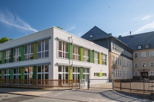 Stadt investiert Millionen in Schulen - Die Oberlungwitzer Pestalozzi-Oberschule mit ihrem neuen Anbau, der rund 1,7 Millionen Euro gekostet hat.