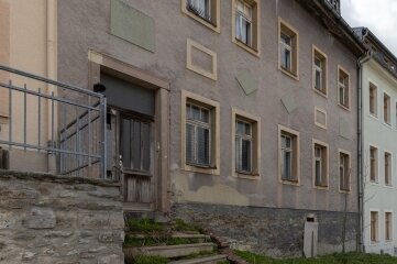 Stadt lässt ruinöses Wohnhaus abreißen - Das ehemalige Wohngebäude an der Oberen Wolkensteiner Gasse 14 in Annaberg-Buchholz soll abgerissen werden. 