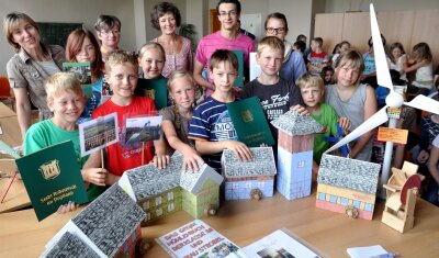 Stadt Rodewisch verleiht Schülerpreis - Erster Platz: Mühlenbuch - Am Montag wurde der Schülerpreis der Stadt Rodewisch verliehen. Auf Platz 1 kam das Mühlen-Projekt der Klasse 3b der Schiller-Grundschule.