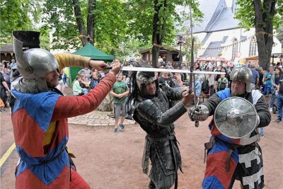 Stadt Stollberg zieht zu Festen Bilanz - Ritter in Aktion zu erleben waren beim Altstadtfest.