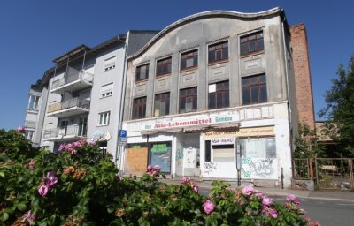 Stadt will Planitzer Kaufhaus nun doch kaufen - Die Stadt Zwickau zeigt Interesse am ehemaligen Schocken-Kaufhaus am Planitzer Markt und bringt ihr Vorkaufsrecht ins Spiel. 