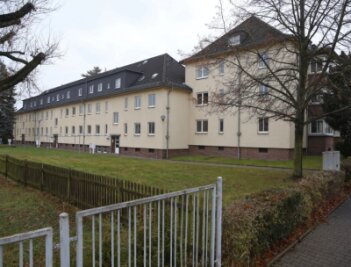 Stadtbau wagt sich ans Denkmal - Diese Wohnhäuser an der Wettiner Straße in Glauchau sind um 1930 gebaut worden. Jetzt werden die Wohnungen modernisiert.
