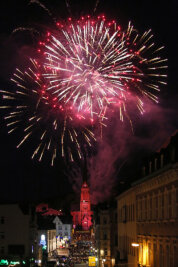 Stadtfest in Aue stachelt Vorfreude auf Tag der Sachsen und 850-Jahr-Feier an - Feuerwerk des Auer Stadtfestes