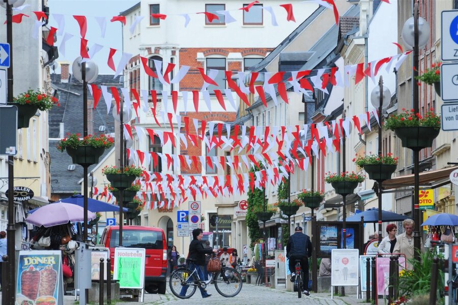 Stadtfest in Glauchau: Worauf sich Gäste freuen können - Zum Glauchauer Kultursommer wird die Innenstadt geschmückt.