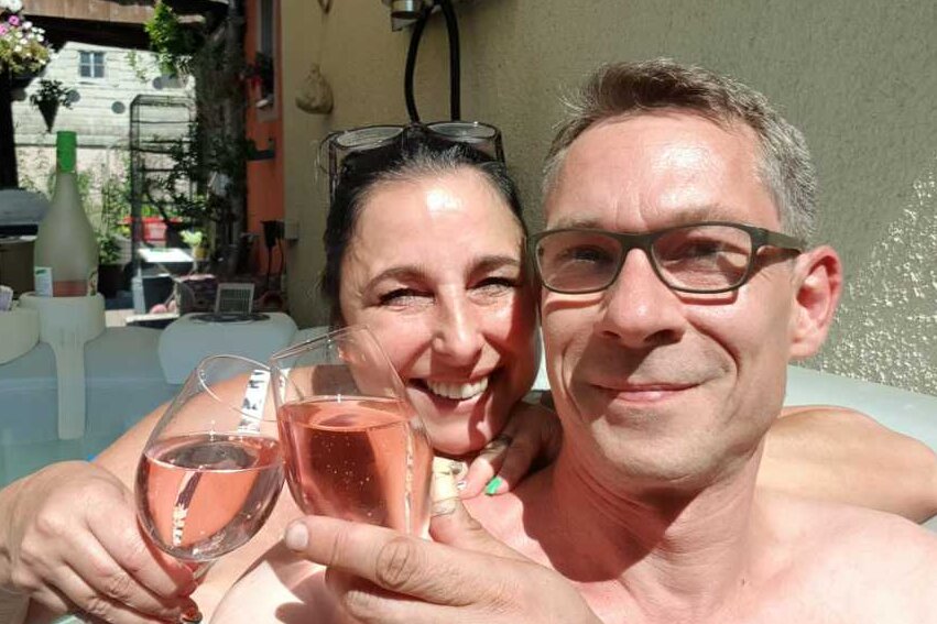 Stadtgeflüster: So geht Urlaub vor der Haustür - Sandra und Karsten Kolliski machen es sich im heimischen Garten hübsch. 