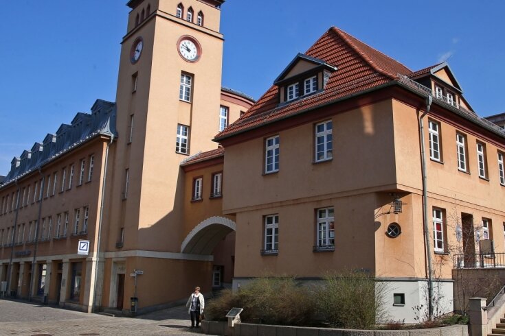 Stadträte wollen wieder mehr Entscheidungsgewalt - Eine Mehrheit im Stadtrat will dem Lichtensteiner Rathaus bei der Verwendung von Geldern künftig stärker auf die Finger schauen. 