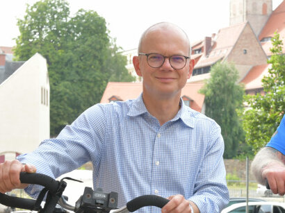 Stadtrat befürwortet Wäscherei-Neubau - Jörg Woidniok (links) - Leiter des Amtes für Betriebswirtschaft und Recht in der Stadtverwaltung Freiberg