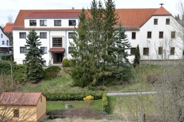 Stadtrat debattiert über Hausverkauf - Die einstige Reichenbacher Schule wird verkauft. 