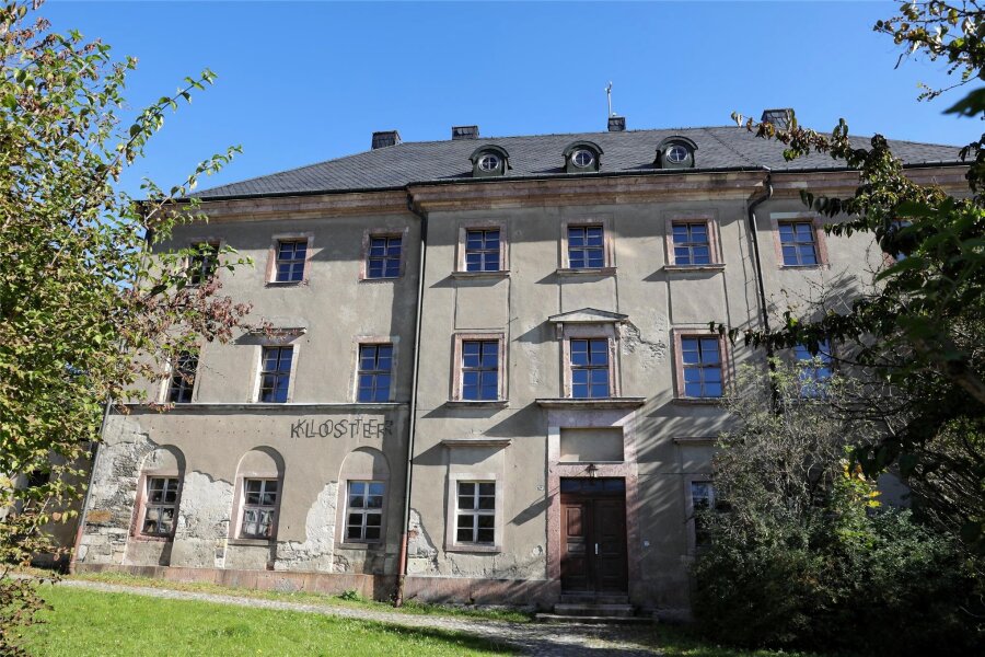 Stadtrat Grünhain-Beierfeld geht weitere Schritte zur Auflösung kommunaler Gesellschaft - Sowohl das Kloster Grünhain als auch das Hollandheim Waschleithe werden noch von der kommunalen K & T GmbH verwaltet.