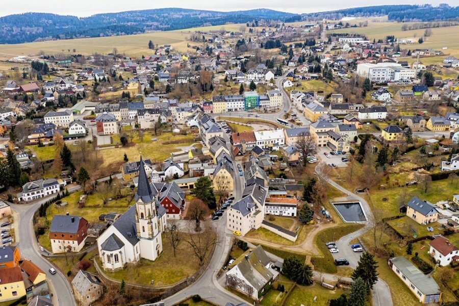 Stadtrat von Pockau-Lengefeld lehnt höhere Steuern erneut ab - Die Grundsteuer für Grundstückseigentümer und Landwirtschaftsbetriebe bleibt in Pockau-Lengefeld unverändert. 