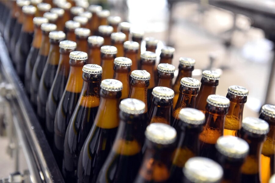 Stadtverwaltung erlässt zum Plauener Herbst ein Glasverbot - Ein Glasverbot hat die Stadt zum Plauener Herbst erlassen. Verboten ist auch das Mitbringen von Bierflaschen.