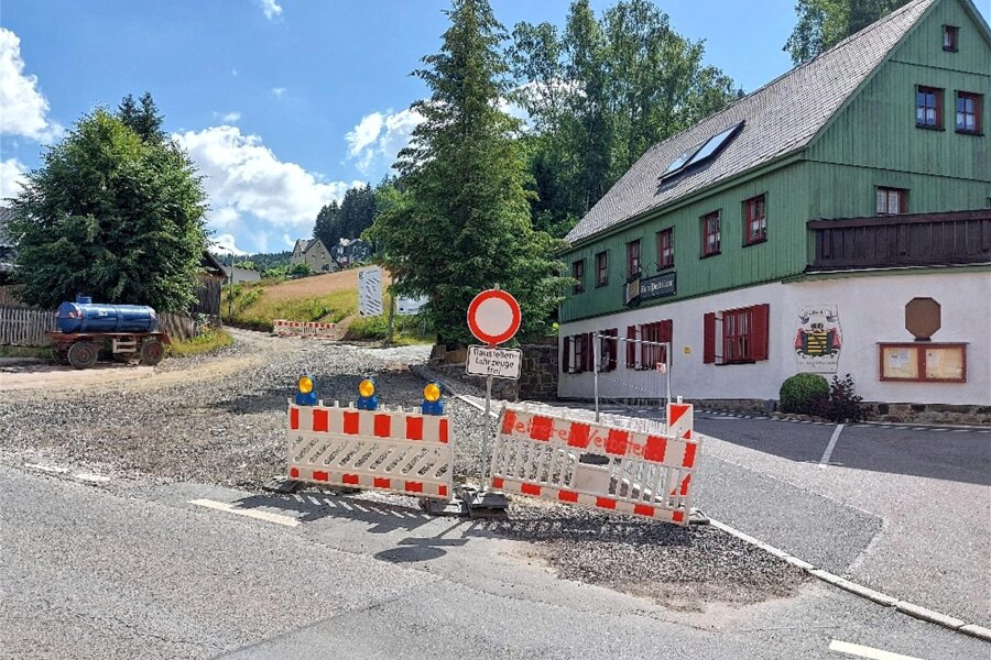 Staffelweg Klingenthal: Erstes Teilstück wird in dieser Woche für den Verkehr frei gegeben - Seit April ist der Staffelweg in Klingenthal Baustelle. Nun soll der erste Abschnitt freigegeben werden.
