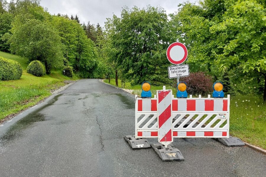 Staffelweg Klingenthal: So geht es jetzt weiter - Der Staffelweg in Klingenthal ist seit über einem Jahr gesperrt. Ob der Straßenbau in diesem Jahr fortgesetzt werden kann, ist derzeit offen. Das Bauvorhaben wird neu ausgeschrieben.