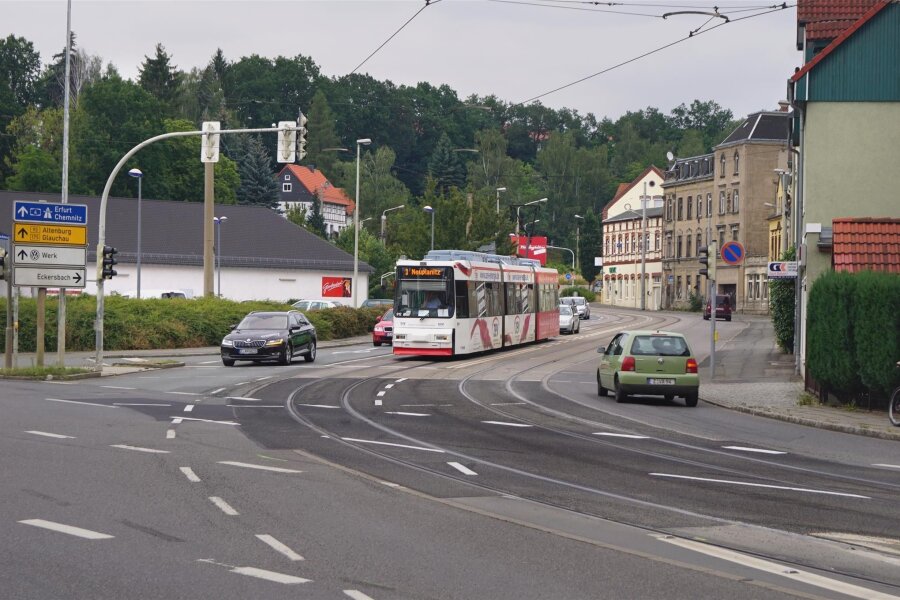 Stalker-Prozess in Zwickau: Er wusste ganz genau, wann ihre Straßenbahn fuhr - Die 28-Jährige nahm oft die Straßenbahn aus Eckersbach, um zur Arbeit zu fahren. Der Angeklagte schien das genau zu wissen.