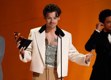 Stalkerin von Harry Styles muss ins Gefängnis - Harry Styles mit dem Preis für das Album des Jahres bei der Grammy-Verleihung 2023.