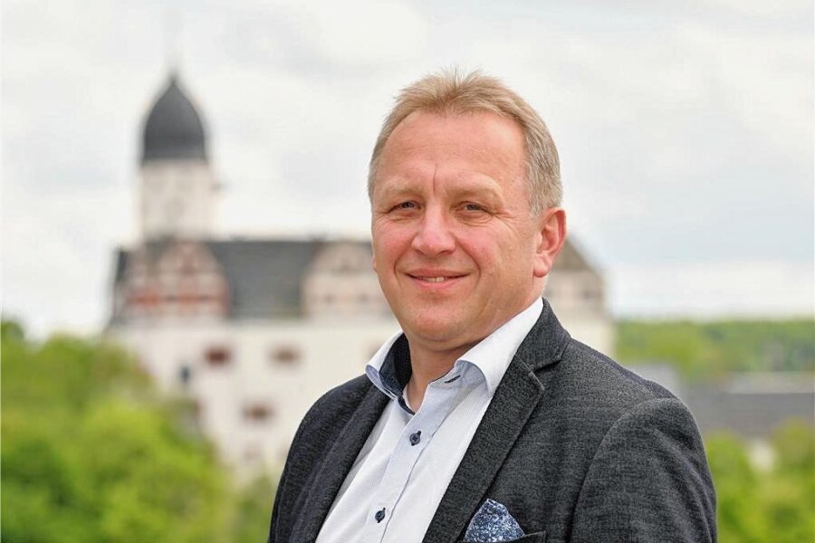Stammtisch: Stadtchef erklärt, was sich Lunzenau 2023 leisten will - Ronny Hofmann, Bürgermeister von Lunzenau, lädt nach zwei Jahren coronabedingter Zwangspause wieder zum kommunalpolitischen Stammtisch ein. 