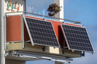 Stammtisch zu Energie - Anlagen zur Stromgewinnung aus Sonnenlicht nehmen zu. Im Bild ein sogenanntes Balkonkraftwerk. 