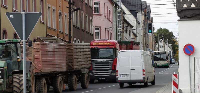 Starker Lkw-Verkehr nervt Hartensteiner - Die unvermindert starke Verkehrsbelastung der Rudolf-Breitscheid-Straße nervt die Anwohner. 