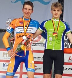 Starker Ritt durchs Gelände - Toni Albrecht (l.) hat für den RSV Venusberg die Silbermedaille der Deutschen Meisterschaft im Cyclocross 2021 gewonnen. Etwas schneller war nur Jonathan Frasch vom TSV Laichingen.