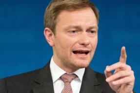 Startschuss für den Überlebenskampf - Will das Fundament neu aufbauen: Der neue FDP-Bundesvorsitzende Christian Lindner. 