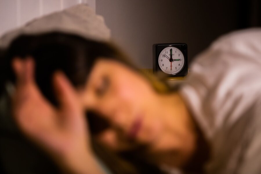 Statistik: Paare mit Kindern im Haus schlafen weniger - Laut den Daten schliefen die Bürger insgesamt aber etwas mehr als zehn Jahre zuvor: So lag die durchschnittliche Dauer bei Menschen ab 10 Jahren bei 8 Stunden und 37 Minuten. (Symbolbild)