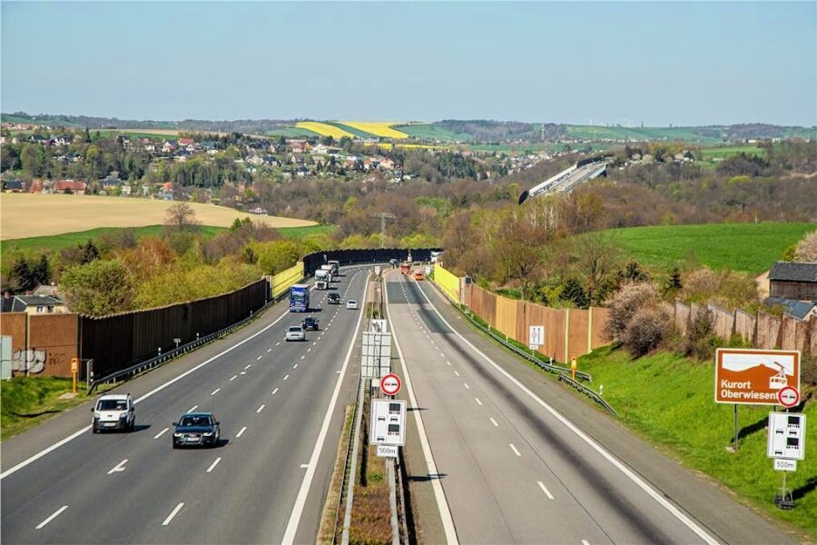 Staugefahr in und um Zwickau: A 72 wird am Dienstag gut fünf Stunden lang gesperrt - Die A 72 wird zwischen Zwickau-West und Zwickau-Ost für gut fünf Stunden gesperrt.